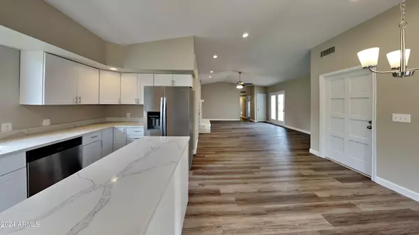 Glendale, AZ 85304,5201 W MERCER Lane