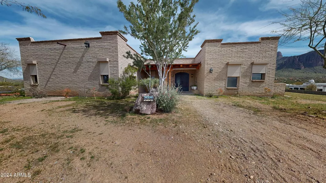 5231 E KANIKSU Street, Apache Junction, AZ 85119