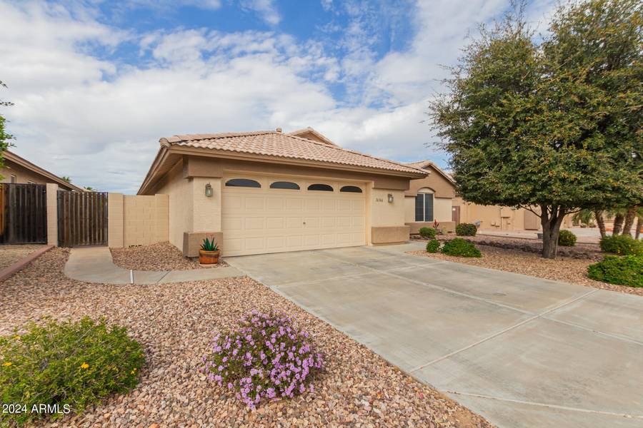 16366 W PARADISE Lane, Surprise, AZ 85388