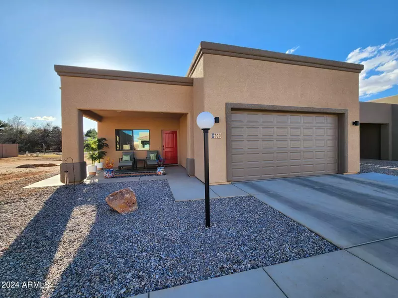 700 S Meadowood Lane, Sierra Vista, AZ 85635