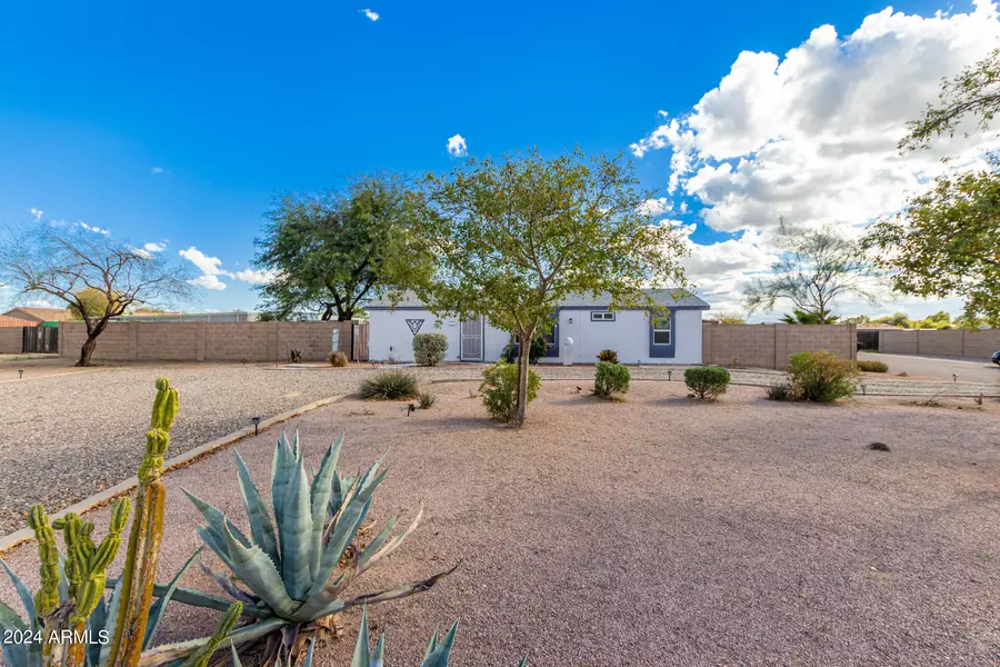 897 E GOLDMINE Lane, San Tan Valley, AZ 85140