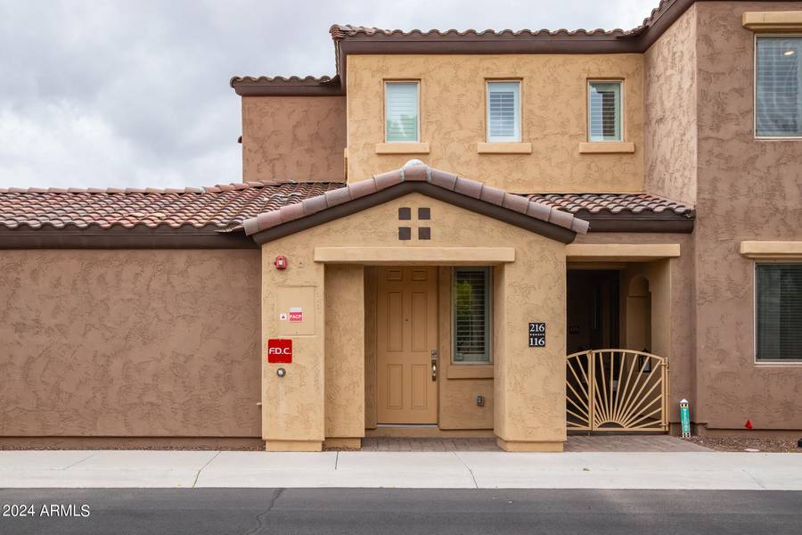 250 W QUEEN CREEK Road #216, Chandler, AZ 85248