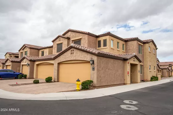 Chandler, AZ 85248,250 W QUEEN CREEK Road #216