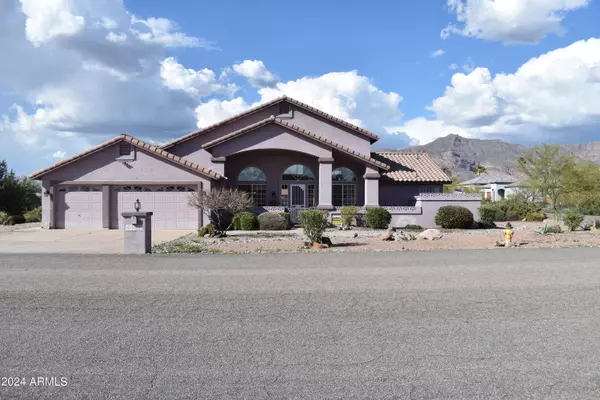 11122 E SLEEPY HOLLOW Trail, Gold Canyon, AZ 85118