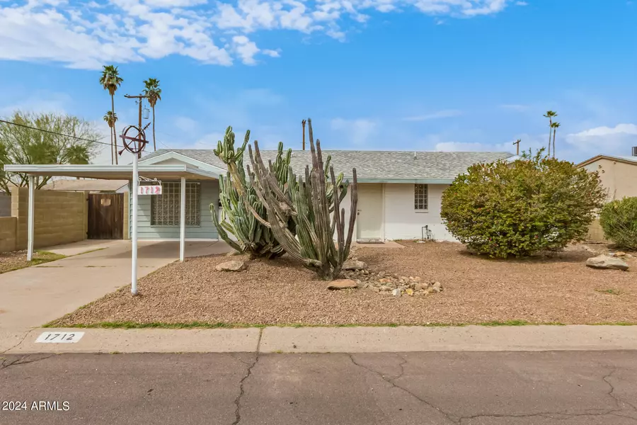 1712 N 46TH Place, Phoenix, AZ 85008