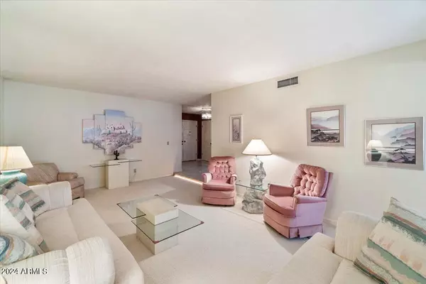 Scottsdale, AZ 85258,8145 E DEL LATON Drive