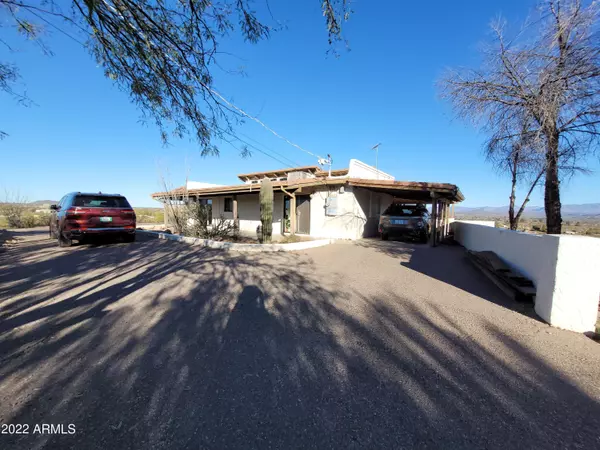 Wickenburg, AZ 85390,1090 S Lazy Fox Road