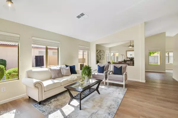 2145 E CATCLAW Street, Gilbert, AZ 85296