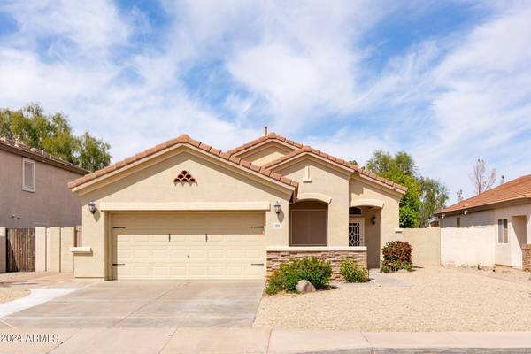 1086 S Roanoke Street,  Gilbert,  AZ 85296