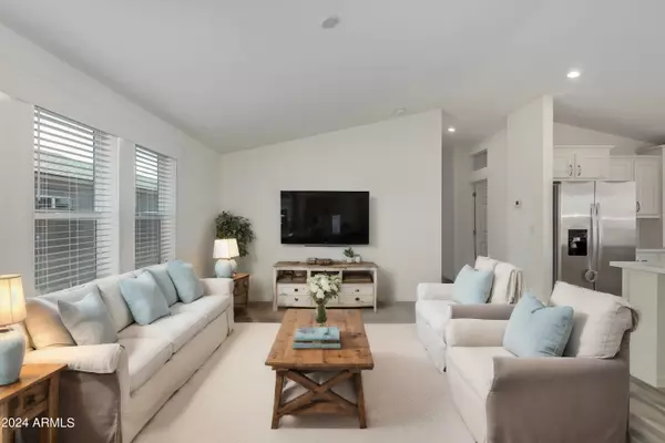 393 W LINCOLN Avenue,  Coolidge,  AZ 85128
