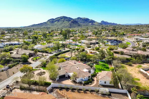 Paradise Valley, AZ 85253,9218 N 53RD Place