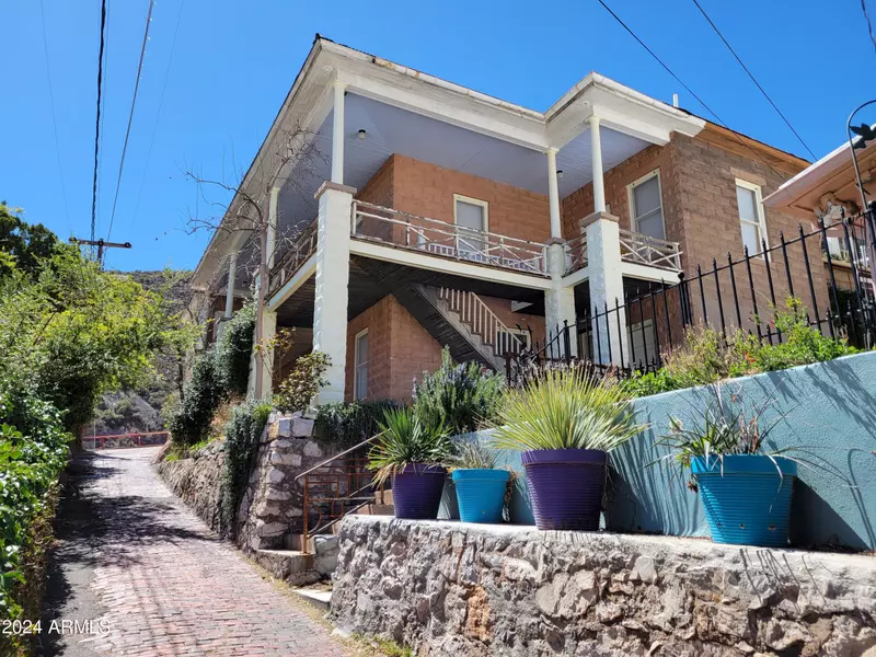 15 Maxfield Avenue, Bisbee, AZ 85603