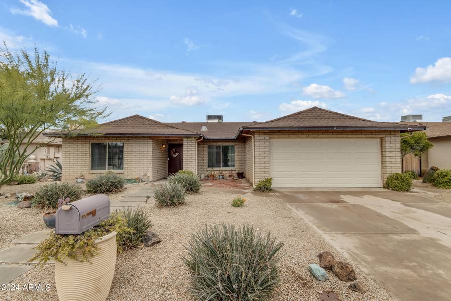 4854 W TURQUOISE Avenue, Glendale, AZ 85302