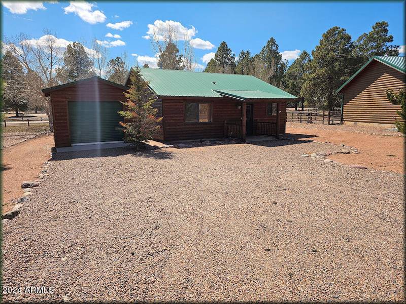 2331 S BUFFALO Loop, Overgaard, AZ 85933