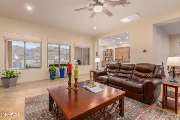 107 E SUMMERSIDE Road Phoenix, AZ 85042