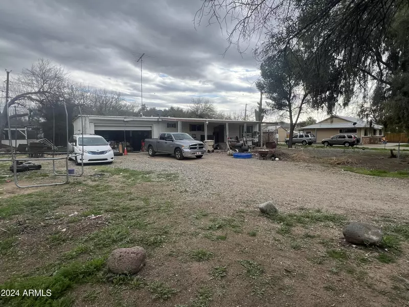 19381 E SPENCER Street, Black Canyon City, AZ 85324