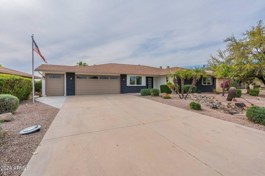 18426 N CONQUISTADOR Drive, Sun City West, AZ 85375