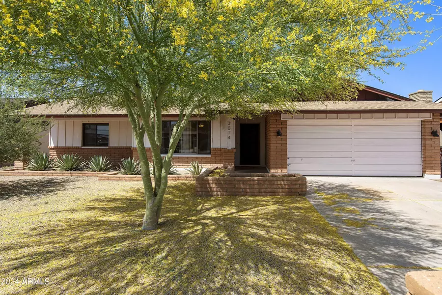 3014 W CROCUS Drive, Phoenix, AZ 85053