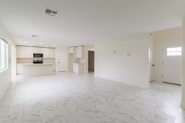 Guadalupe, AZ 85283,9050 S CALLE TOMI --