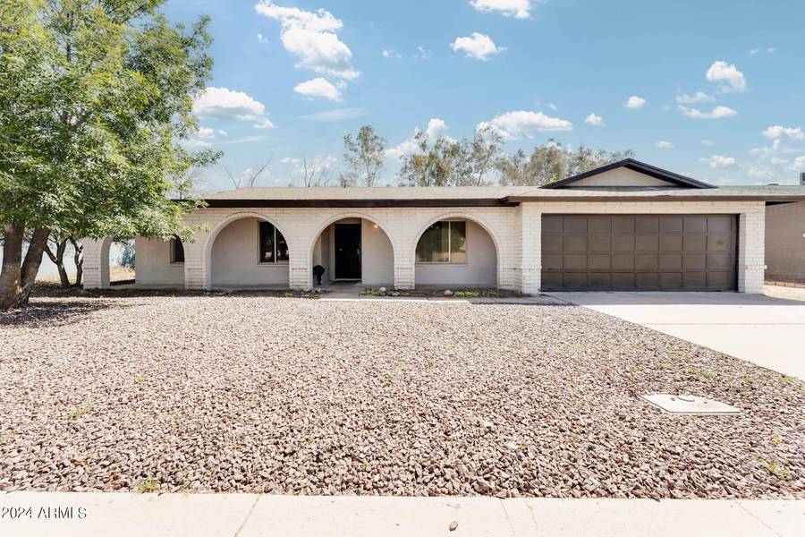 2115 W DETROIT Street, Chandler, AZ 85224