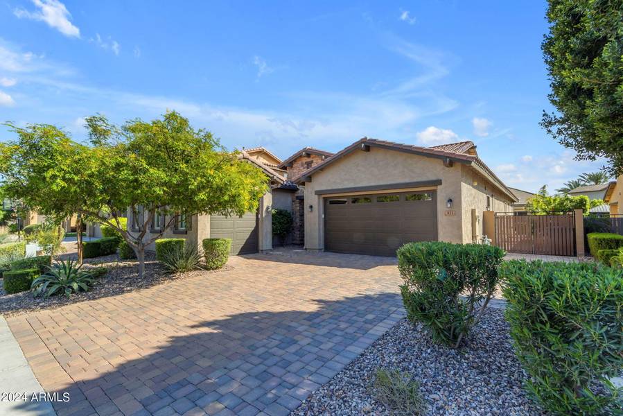 833 E HORSESHOE Place, Chandler, AZ 85249