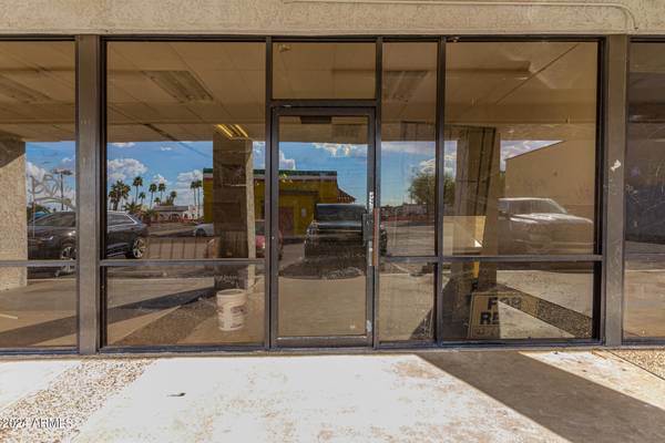 Phoenix, AZ 85040,5233 S Central Avenue #2/3