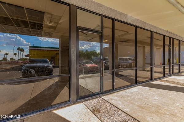 Phoenix, AZ 85040,5233 S Central Avenue #2/3