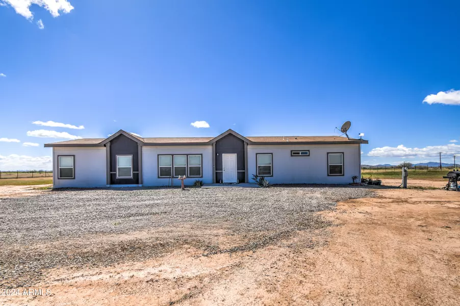 11099 W EQUESTRIAN Drive, Casa Grande, AZ 85193