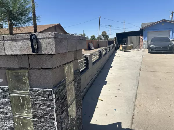 Phoenix, AZ 85031,5007 W WELDON Avenue