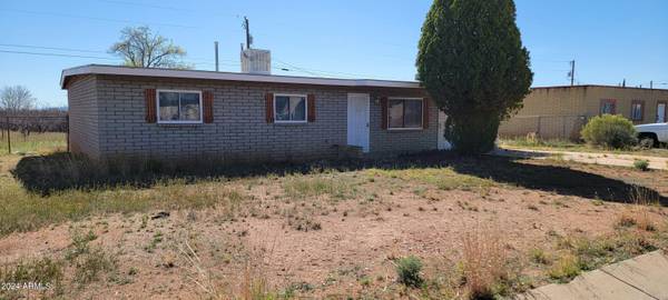 106 3RD Street,  Huachuca City,  AZ 85616