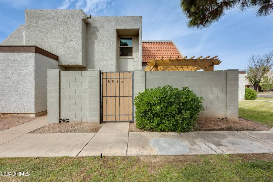 6815 S JENTILLY Lane, Tempe, AZ 85283