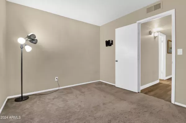 Phoenix, AZ 85029,2611 W EMILE ZOLA Avenue W