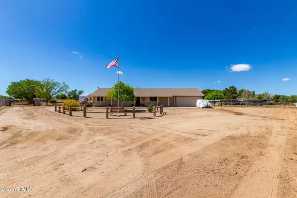 26250 S SOSSAMAN Road, Queen Creek, AZ 85142