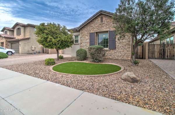 Chandler, AZ 85249,872 E HORSESHOE Place