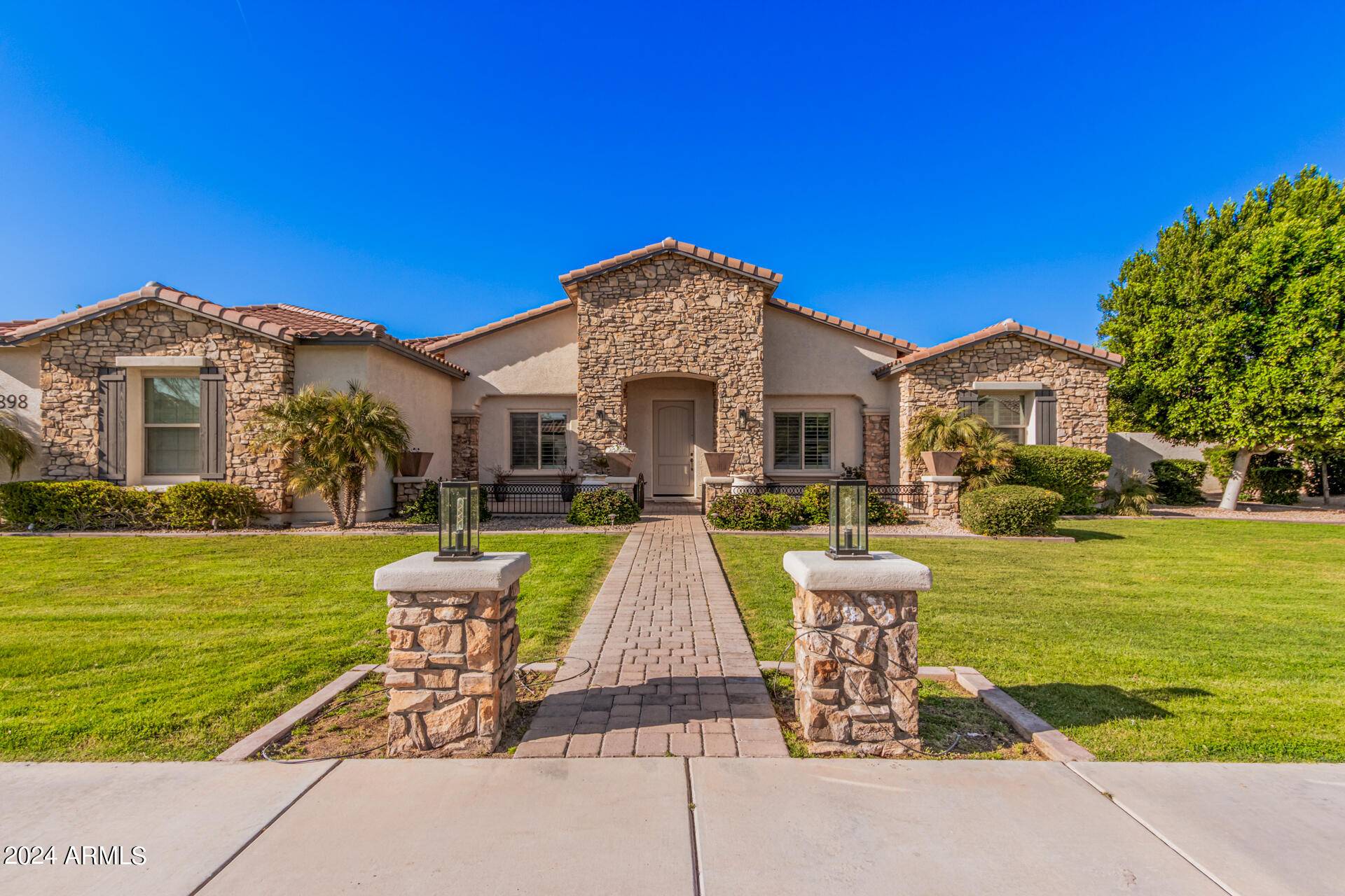 898 E Buffalo Street, Gilbert, AZ 85295