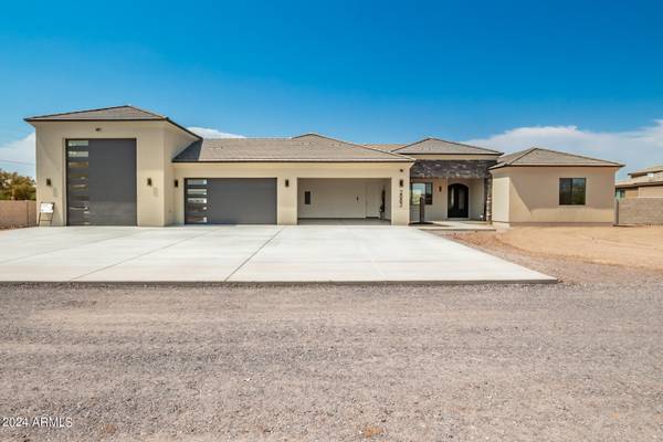 2882 W Saber Road, Phoenix, AZ 85086