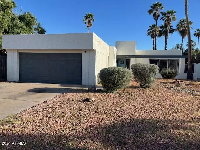 Phoenix, AZ 85032,3907 E ASTER Drive