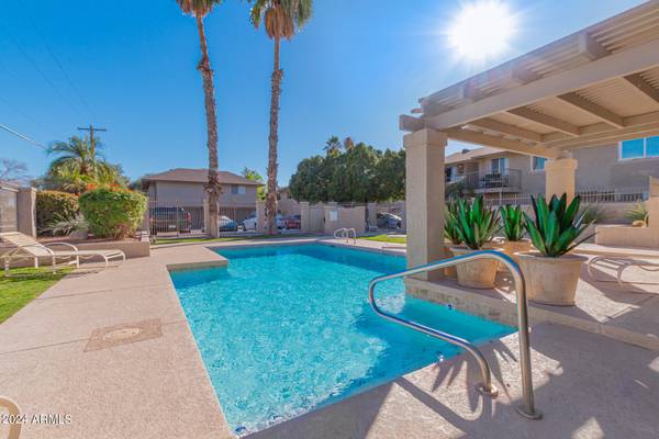 Scottsdale, AZ 85257,8534 E BELLEVIEW Street