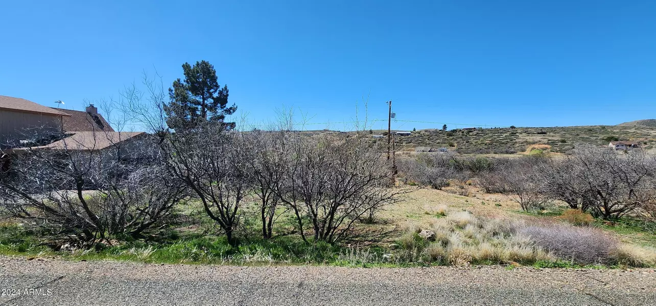 20241 E LAKESIDE Road #987, Mayer, AZ 86333