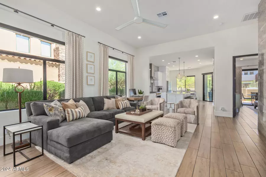 19550 N GRAYHAWK Drive #1105, Scottsdale, AZ 85255