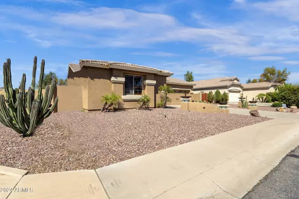 82 W CEDAR Drive, Chandler, AZ 85248