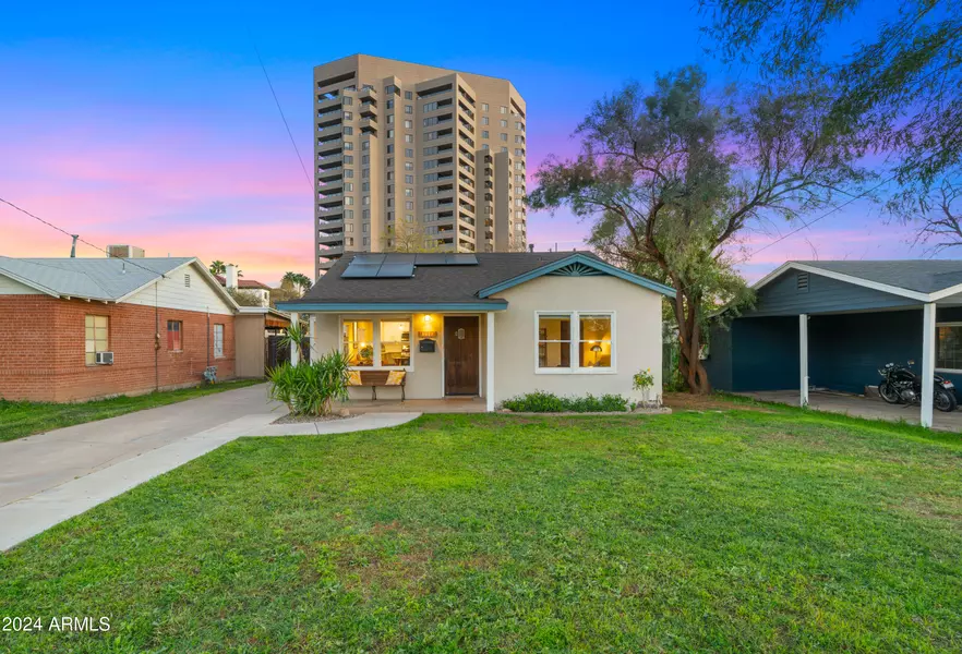 1027 E WHITTON Avenue, Phoenix, AZ 85014