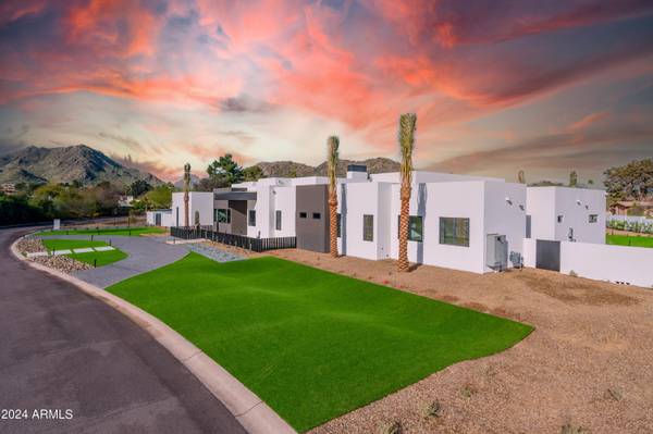 Paradise Valley, AZ 85253,4902 E BERNEIL Drive