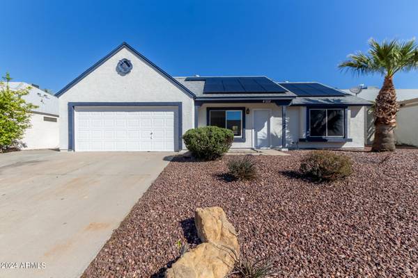 4532 W TOPEKA Drive,  Glendale,  AZ 85308