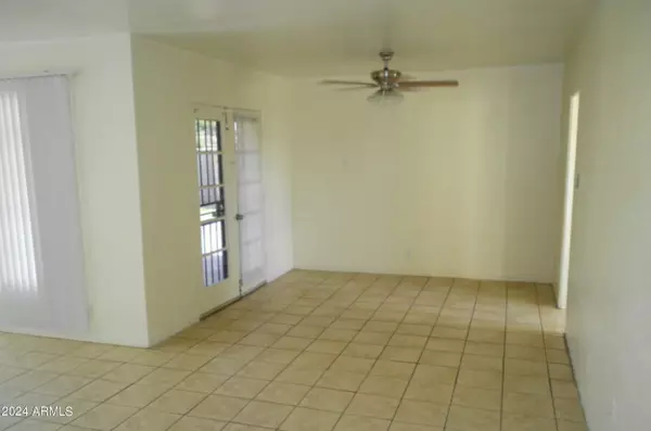 Phoenix, AZ 85015,1640 W INDIAN SCHOOL Road