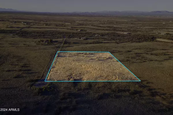 Hereford, AZ 85615,S Coatimundi Drive #18