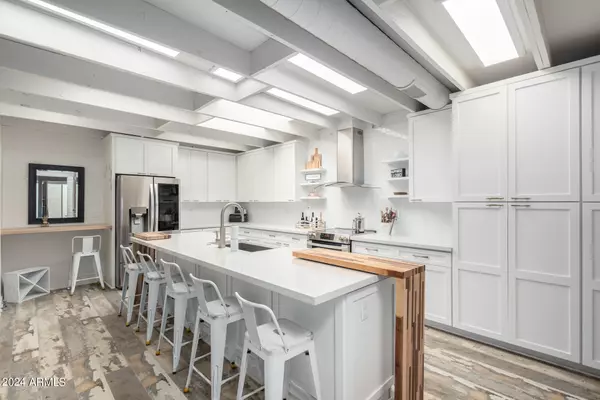 Scottsdale, AZ 85258,8088 E VIA DEL ARBOR Street