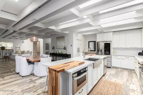 Scottsdale, AZ 85258,8088 E VIA DEL ARBOR Street