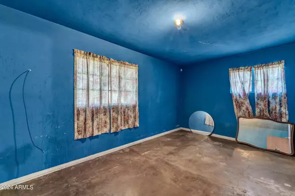 Phoenix, AZ 85014,3919 N 15TH Street