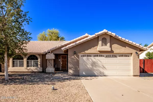 8830 W CHARTER OAK Road, Peoria, AZ 85381